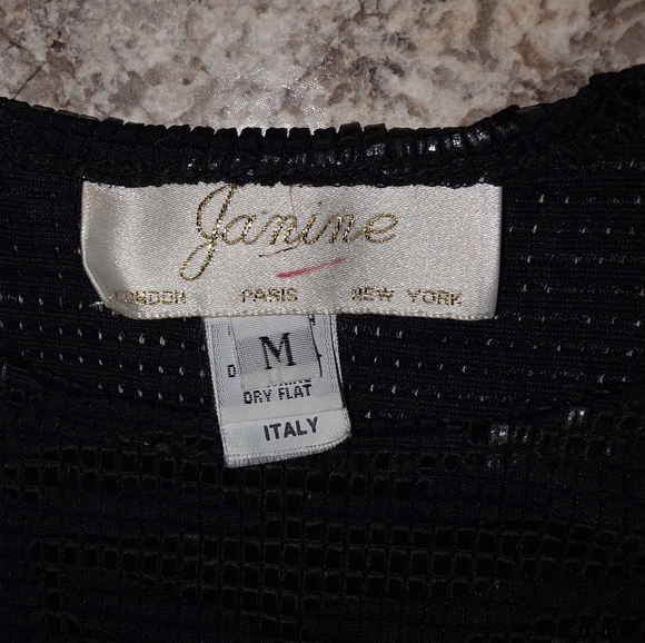 Janine Black Slinky Animal Print Sleeveless Knit Top Imported Italian Material - Picture 2 of 6